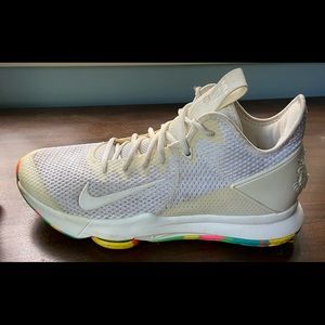 LeBron Witness 4 Men’s Basketball Sneakers